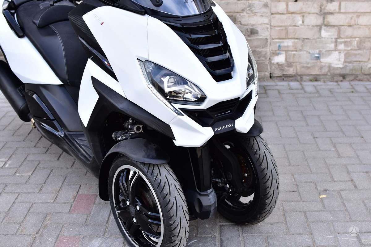 Peugeot Metropolis 400cc, trikes