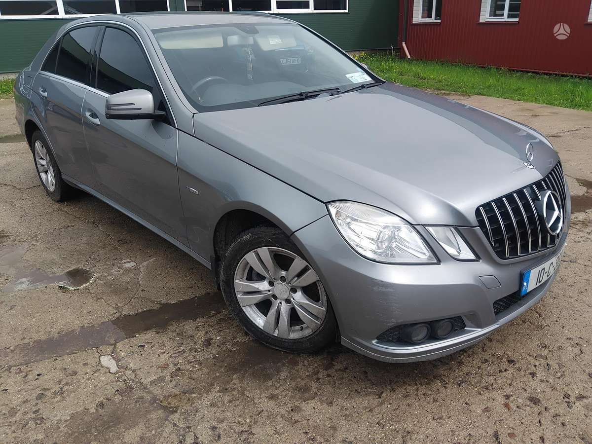 Mercedes-Benz E200, 2.2 l., Седан