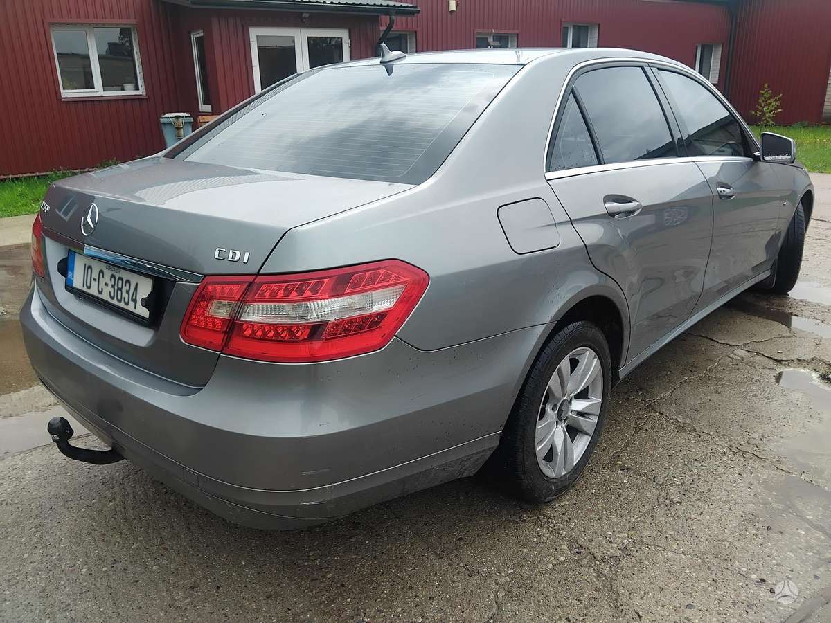 Mercedes-Benz E200, 2.2 l., Седан