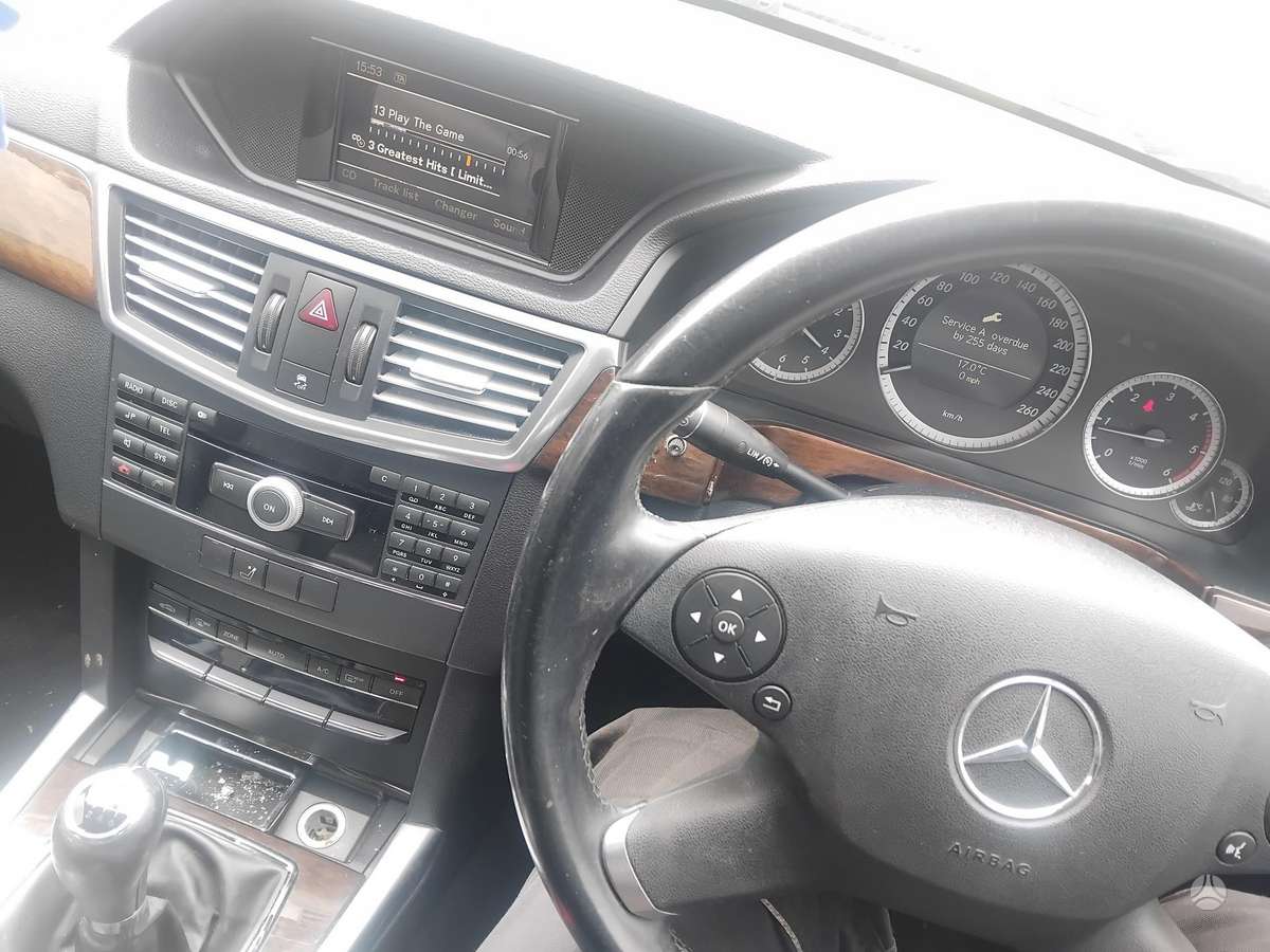 Mercedes-Benz E200, 2.2 l., Седан