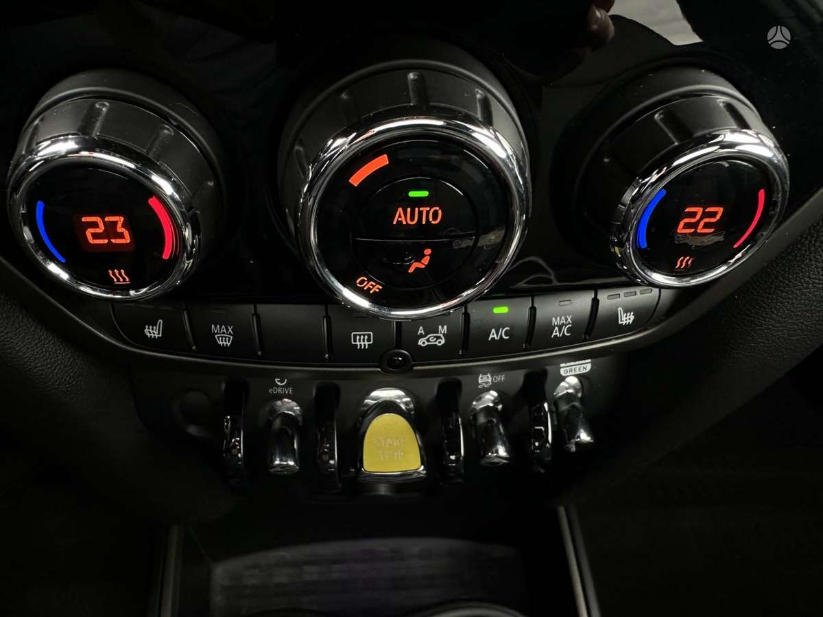 Mini Cooper, 1.5 l., hatchback