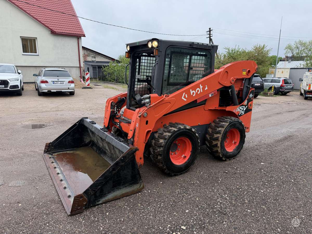 Kubota SSV75HC, mini loaders