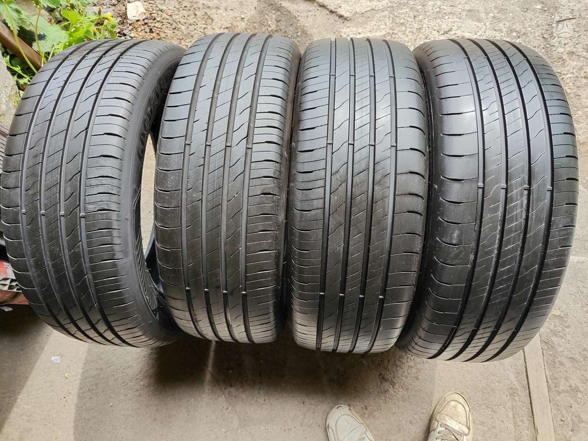 Michelin, vasarinės 215/55 R18