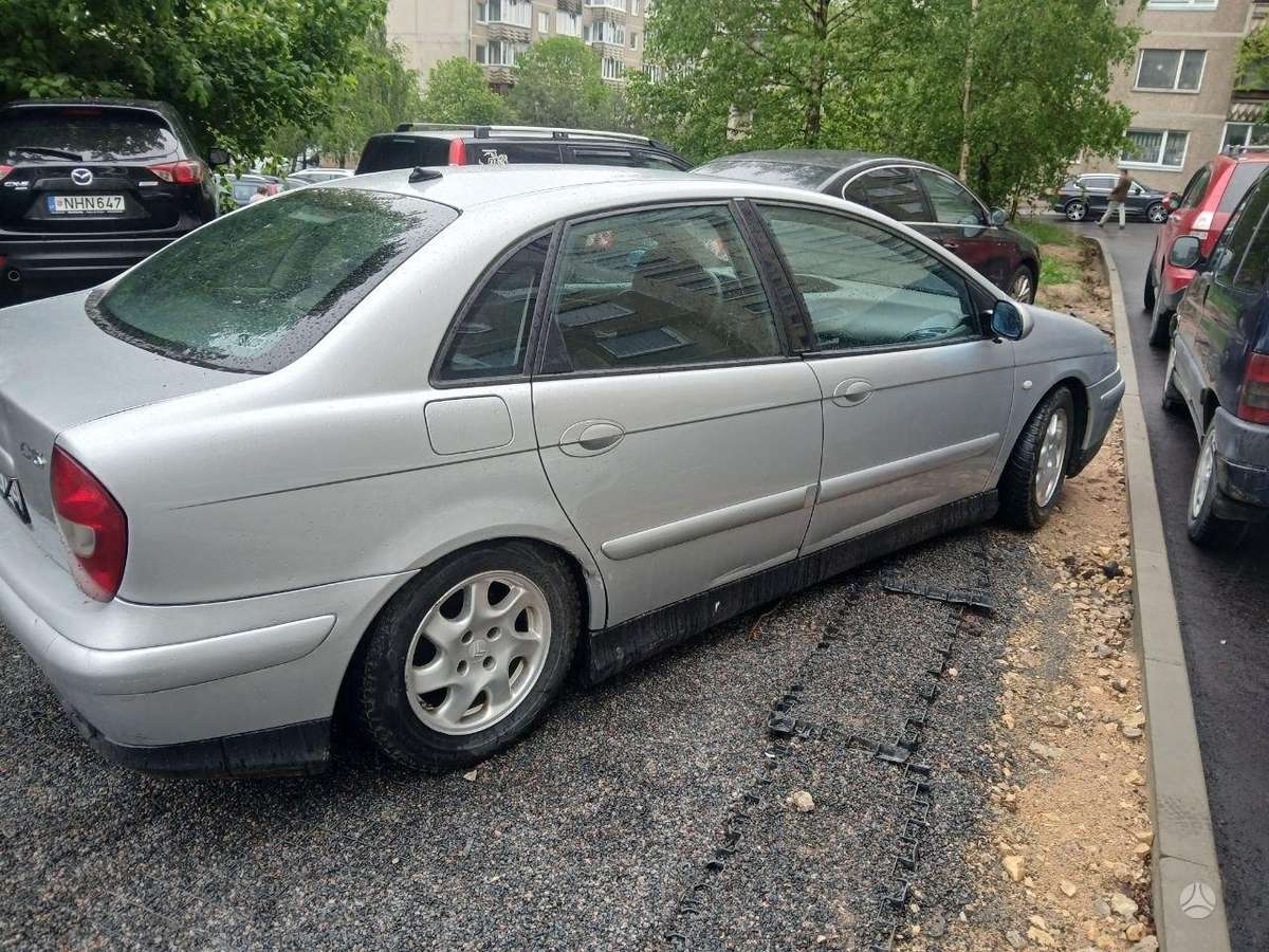 Citroen C5, Седан