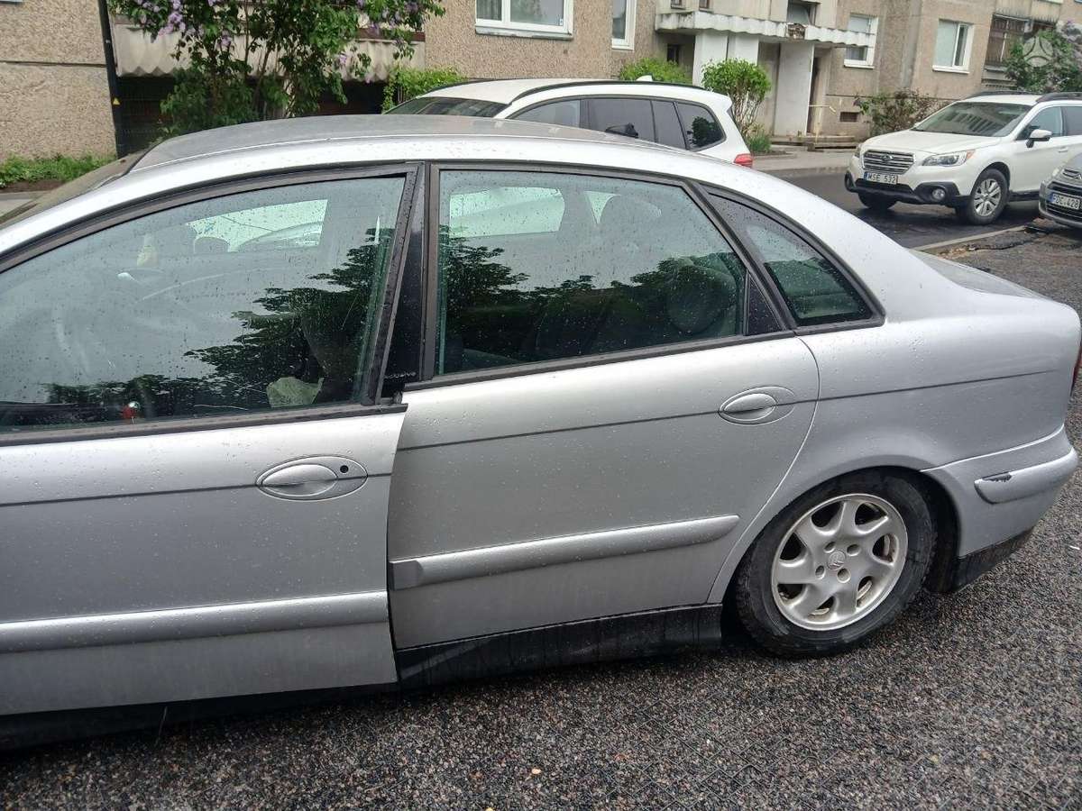 Citroen C5, Седан