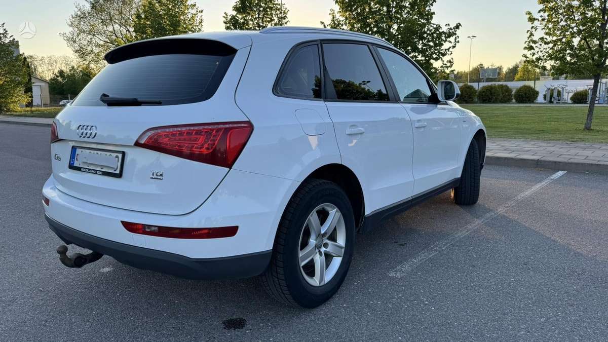 Audi Q5, 2.0 l., Внедорожник / Кроссовер