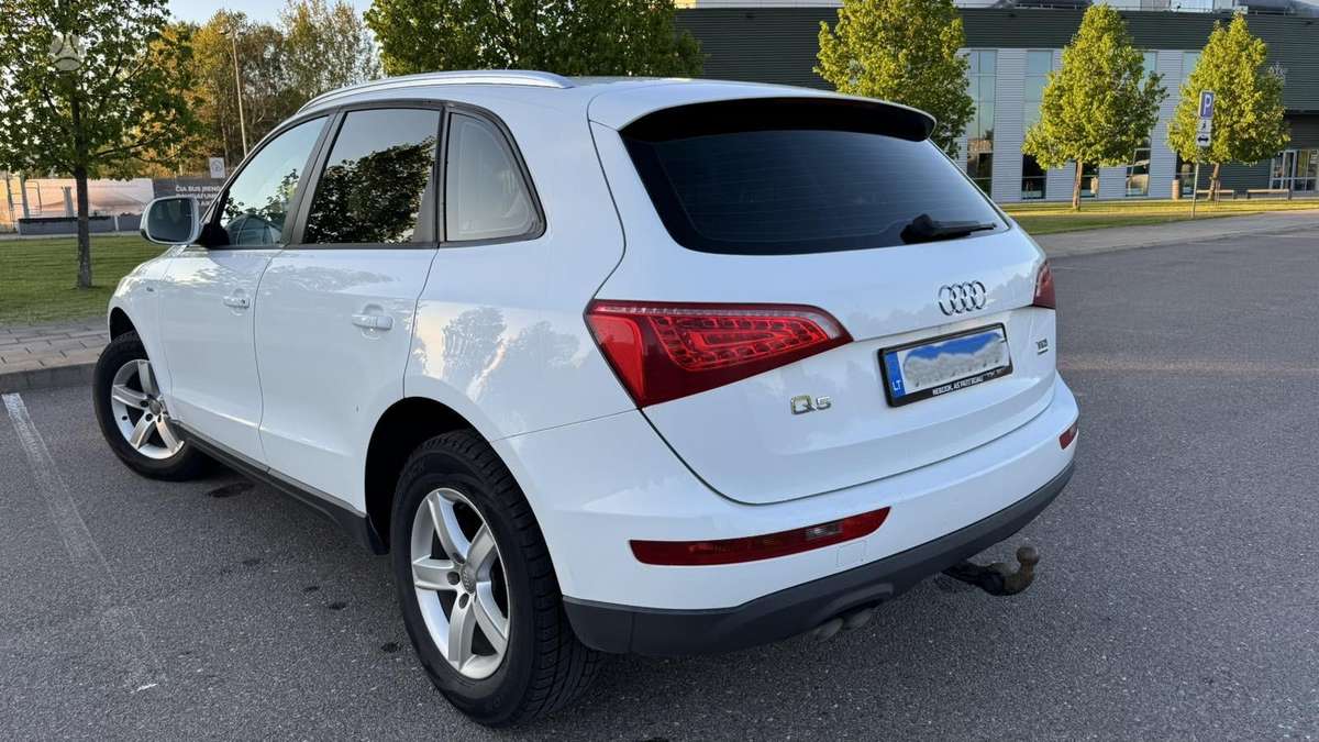 Audi Q5, 2.0 l., Внедорожник / Кроссовер