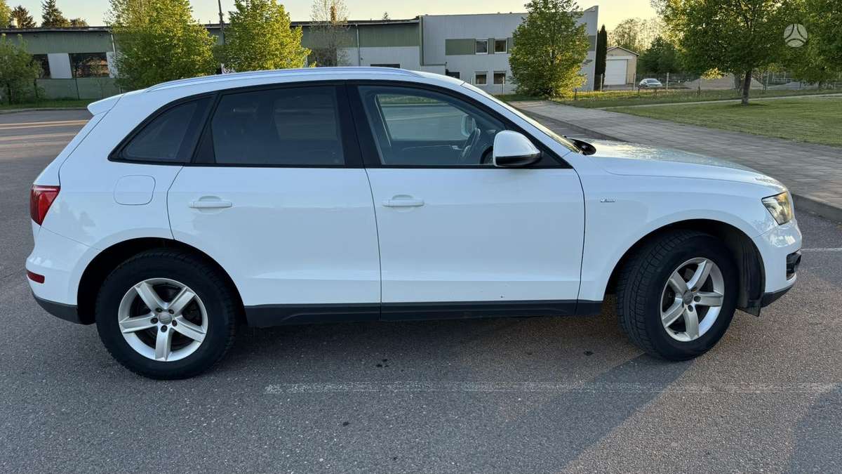 Audi Q5, 2.0 l., Внедорожник / Кроссовер