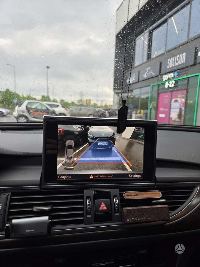 Audi A6, 2.0 l., Седан