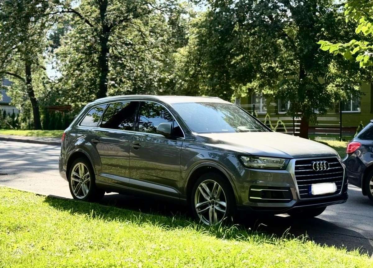 Audi Q7, 3.0 l., off-road / crossover