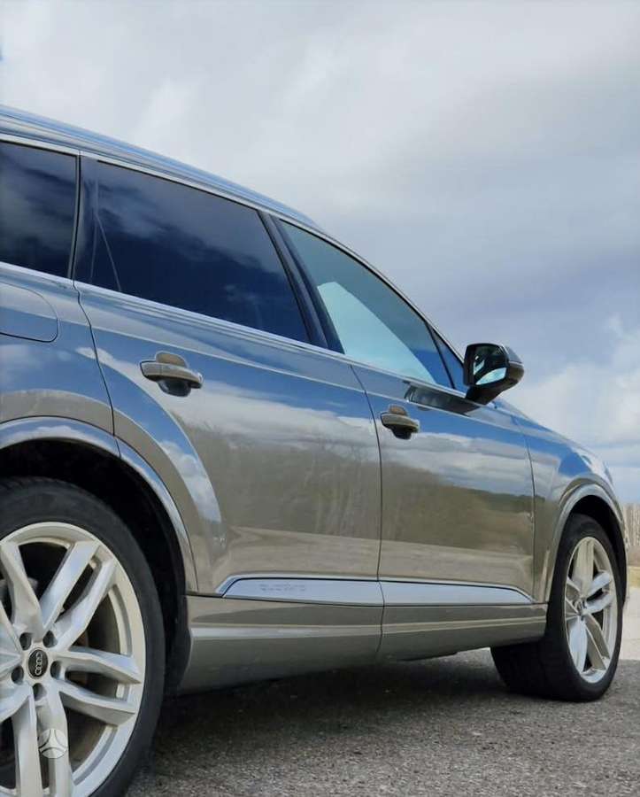 Audi Q7, 3.0 l., off-road / crossover