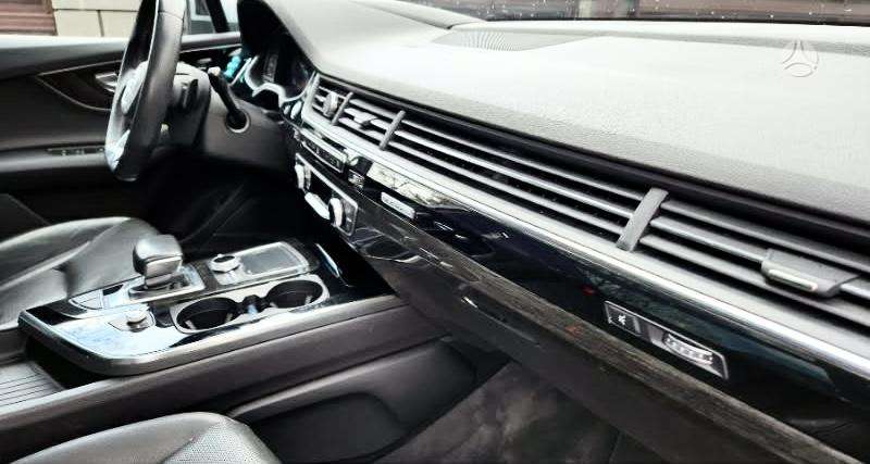 Audi Q7, 3.0 l., off-road / crossover