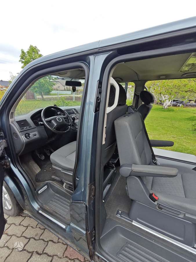 Volkswagen Multivan - 11