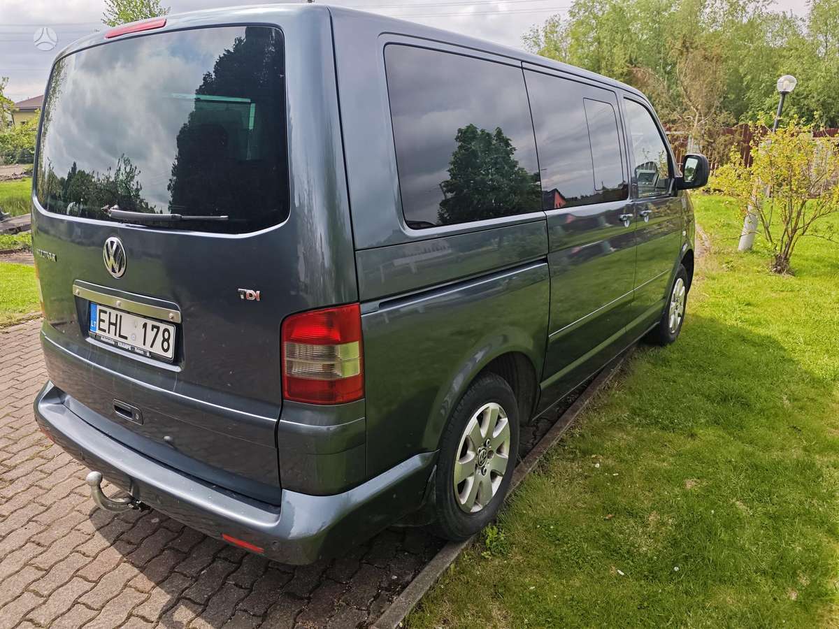 Volkswagen Multivan - 7