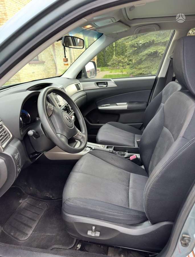 Subaru Forester, 2.0 l., off-road / crossover