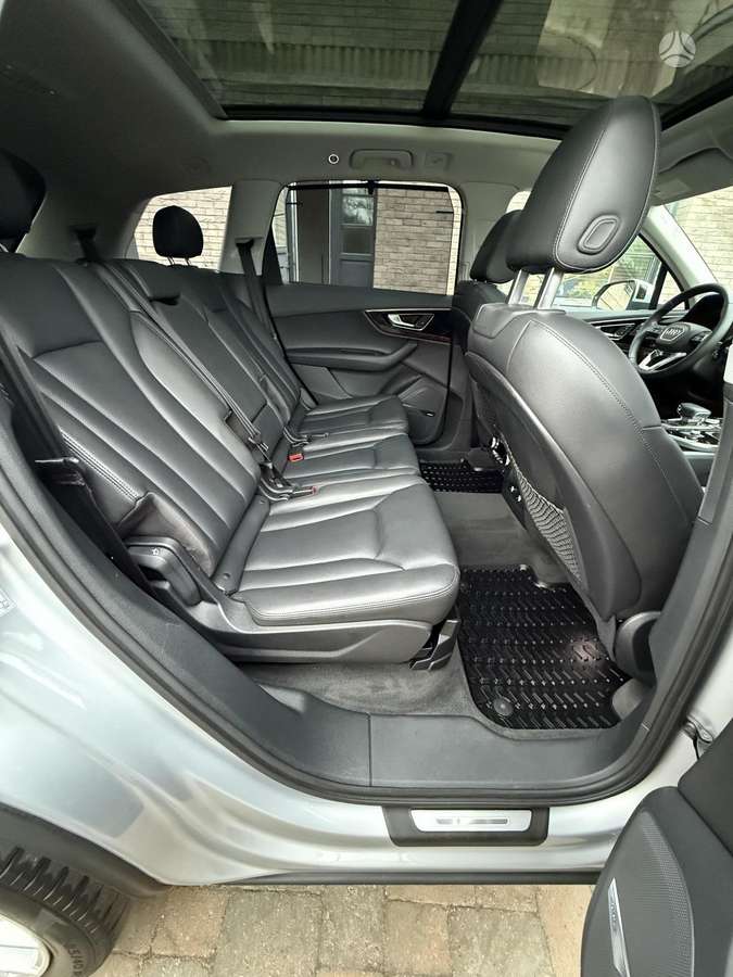 Audi Q7, 3.0 l., off-road / crossover