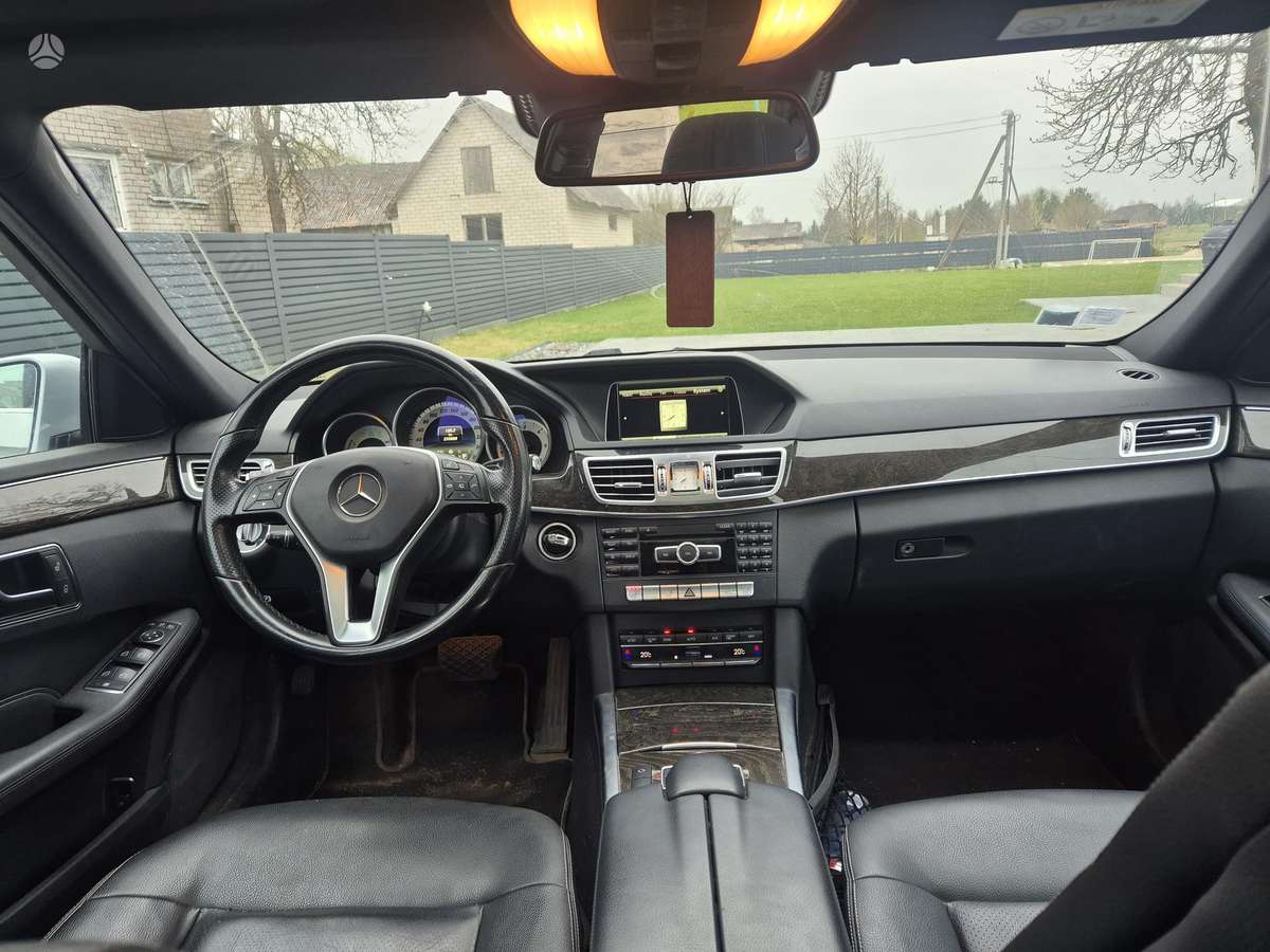 Mercedes-Benz E300, 2.1 l., Универсал