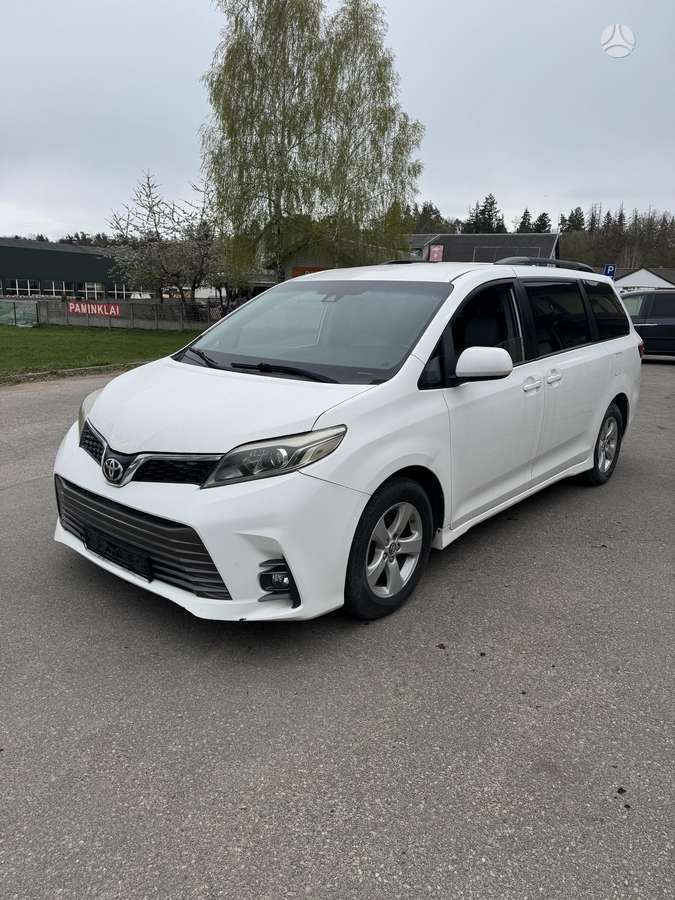 Toyota Sienna - 2