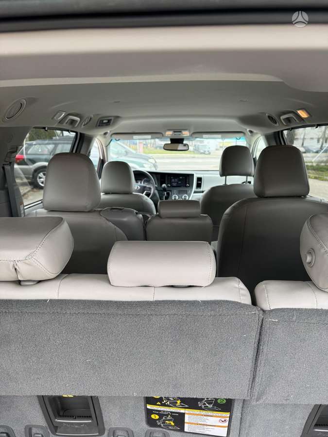 Toyota Sienna - 12