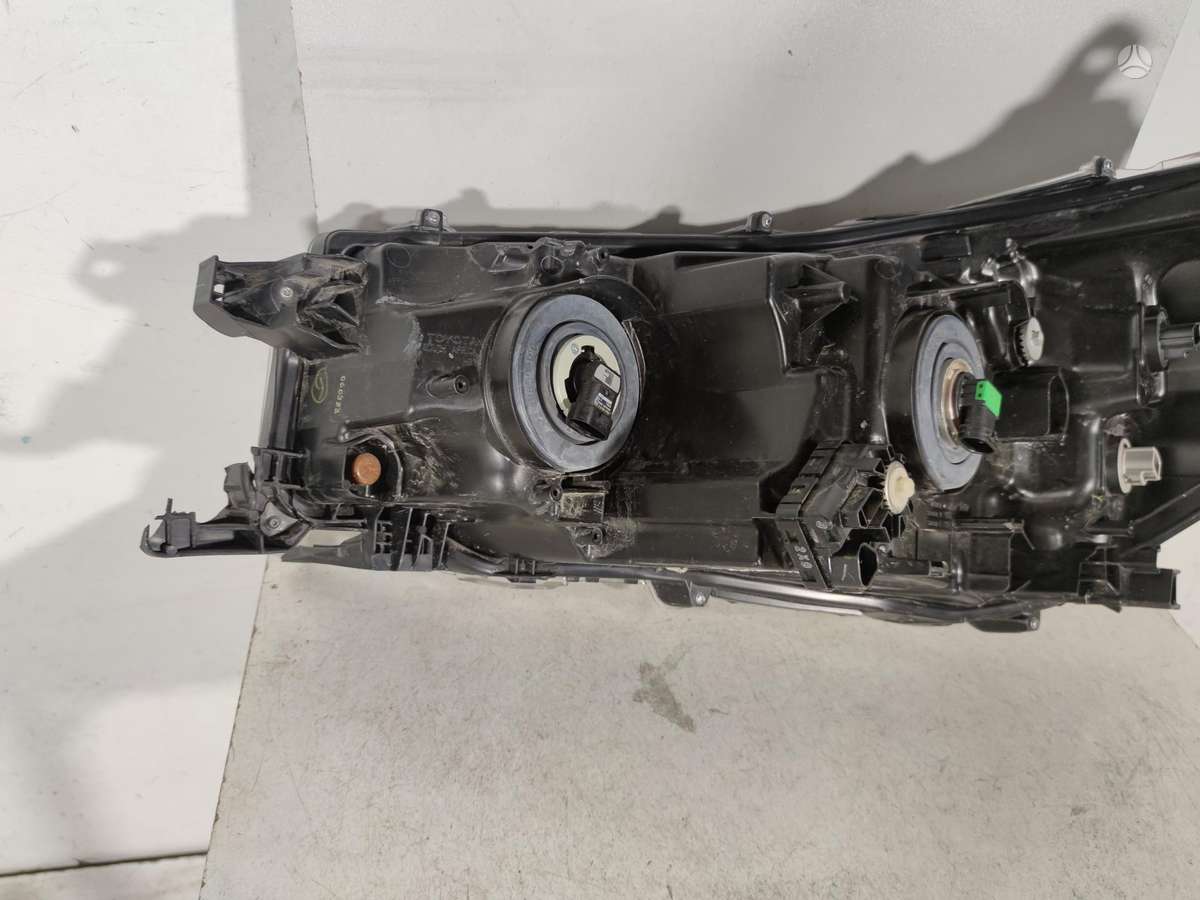 Toyota Hilux, 1Ej923364040, lights