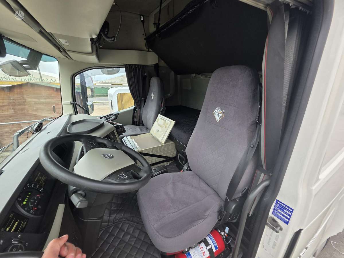Volvo FH 460, double sleeper