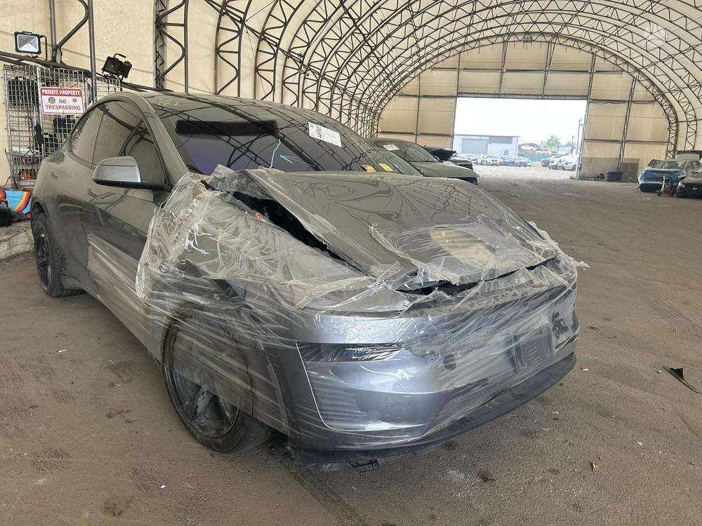 Tesla Model Y - 3