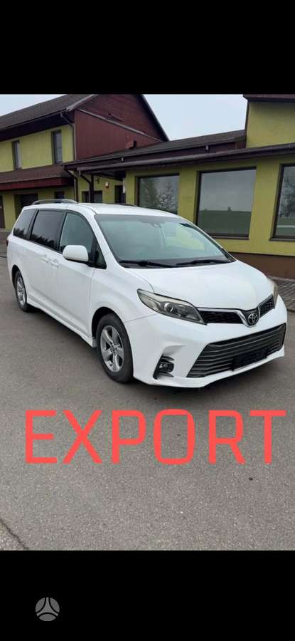 Toyota Sienna - 1