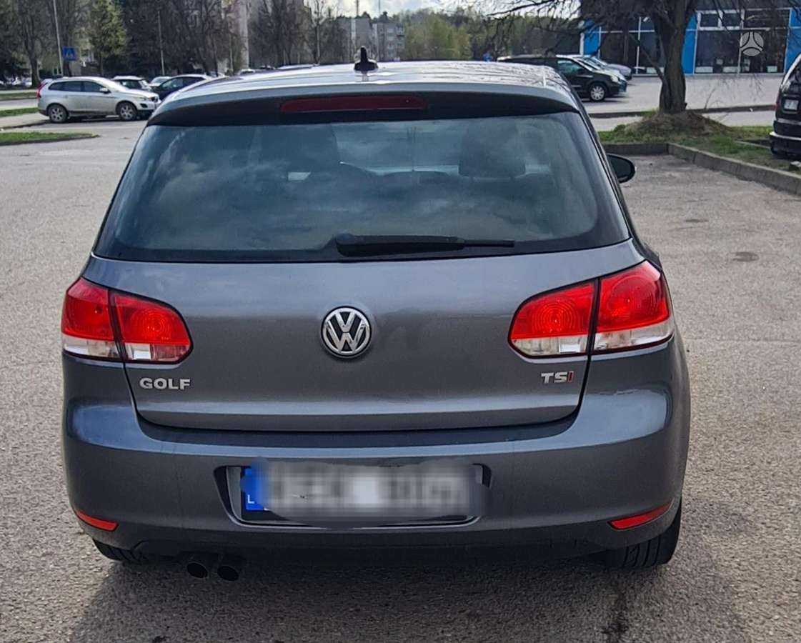 Volkswagen Golf - 2