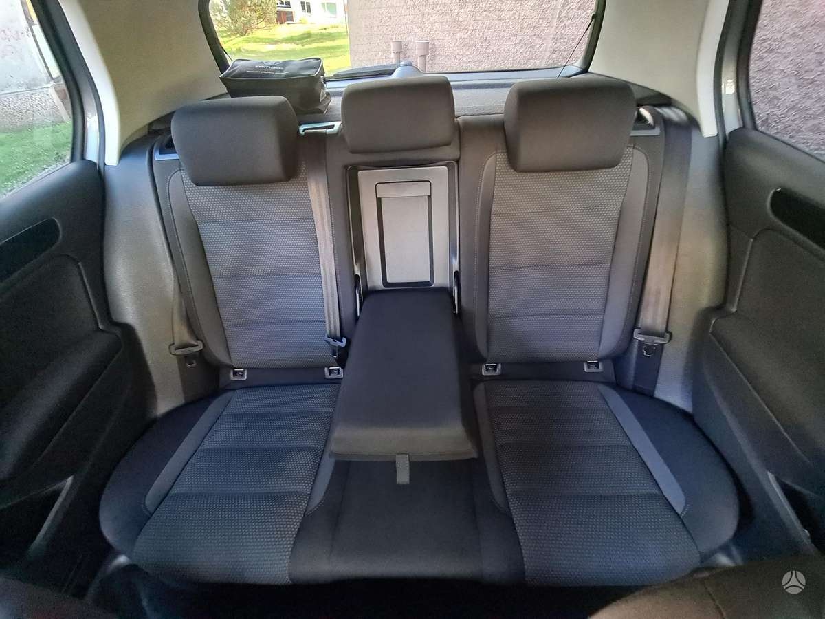 Volkswagen Golf - 8
