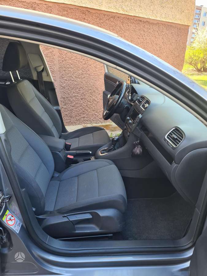 Volkswagen Golf - 9