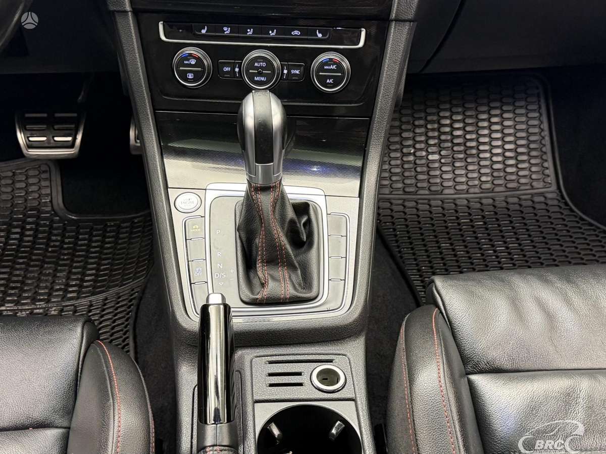Volkswagen Golf, 2.0 l., hečbekas