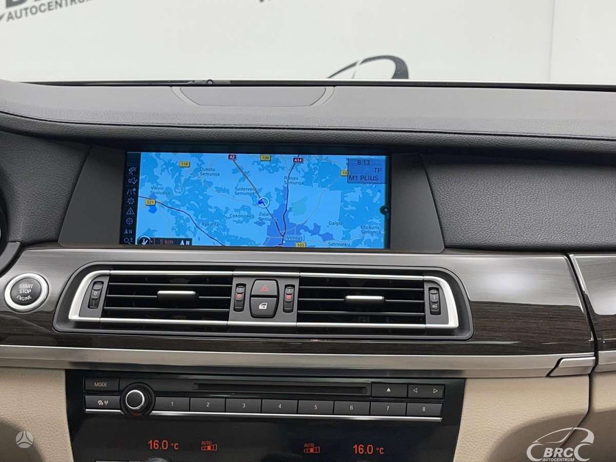 BMW 750, 4.4 l., saloon / sedan
