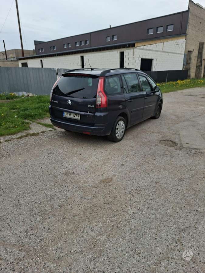 Citroen C4 Picasso dalimis