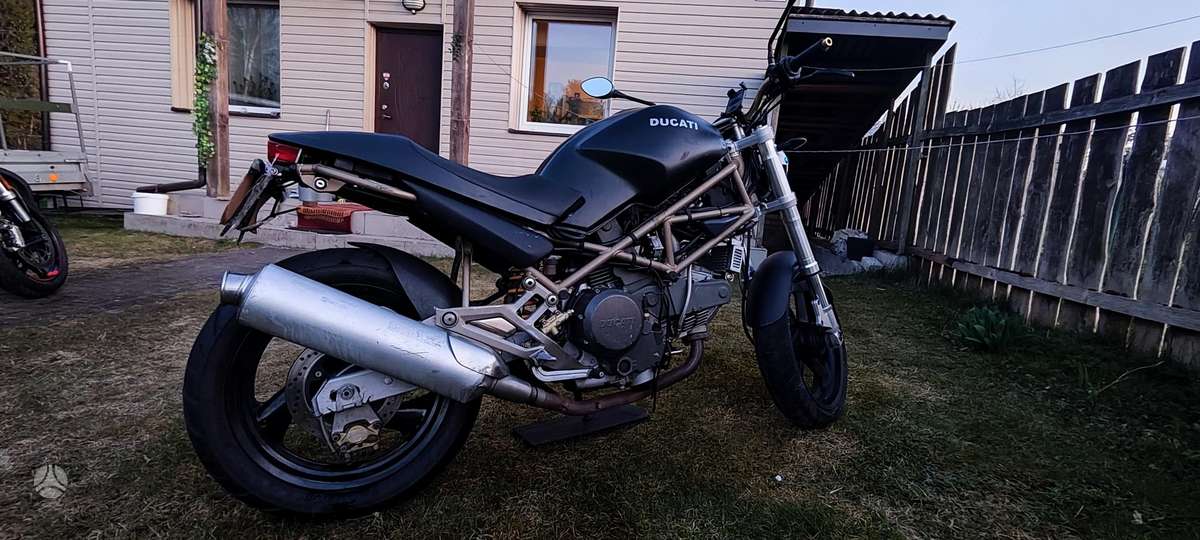 Ducati Monster 750cc, street / classic