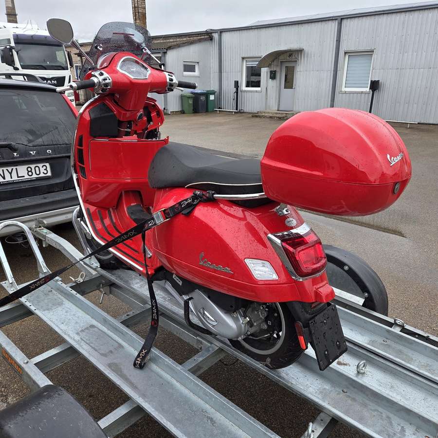 Piaggio Vespa 125cc, мотороллеры / мопеды