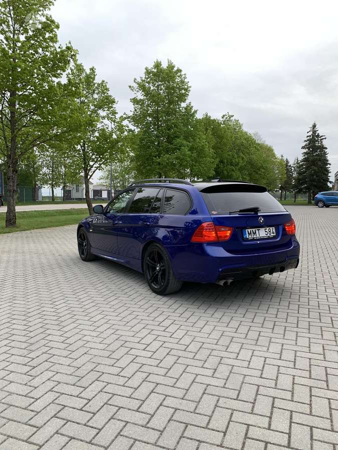 BMW 318, Универсал