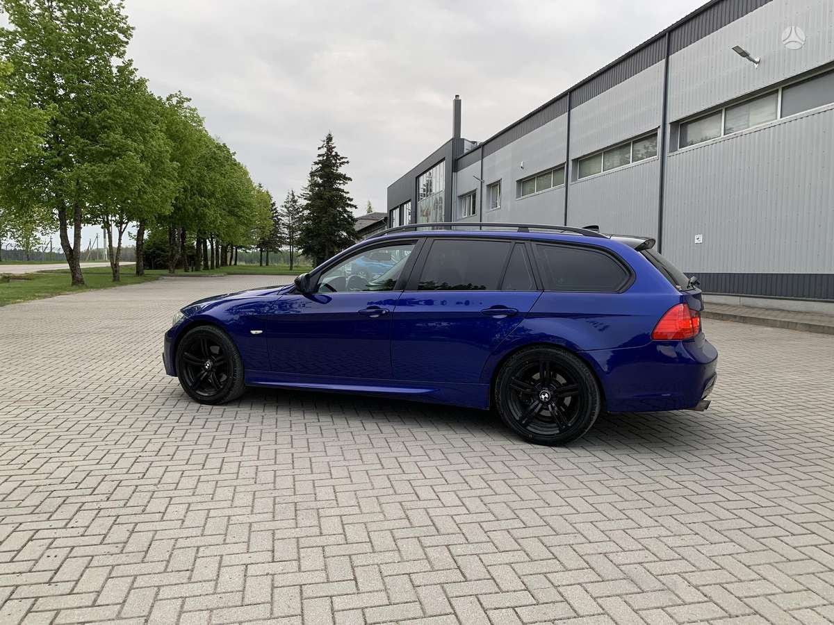 BMW 318, Универсал