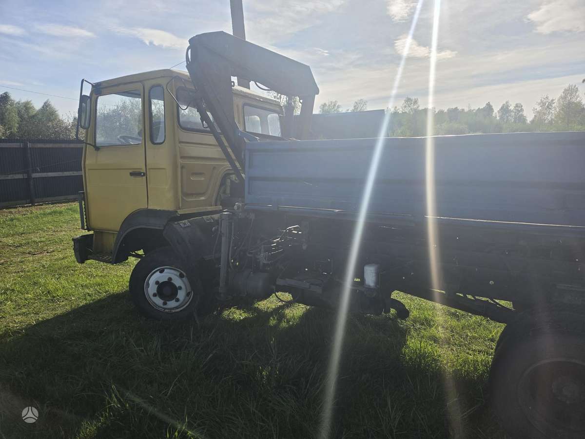 Iveco 90-13, самосвалы с краном