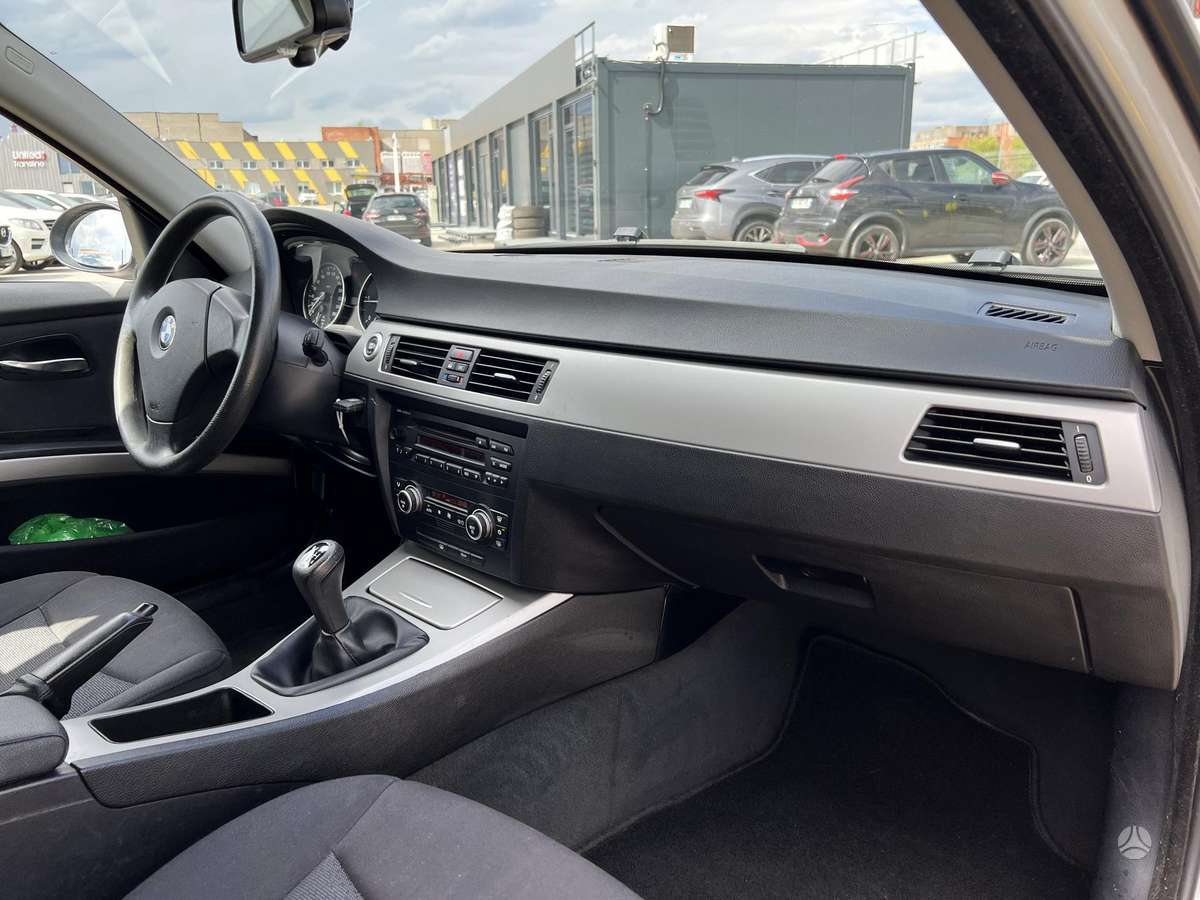 BMW 320, 2.0 l., Седан