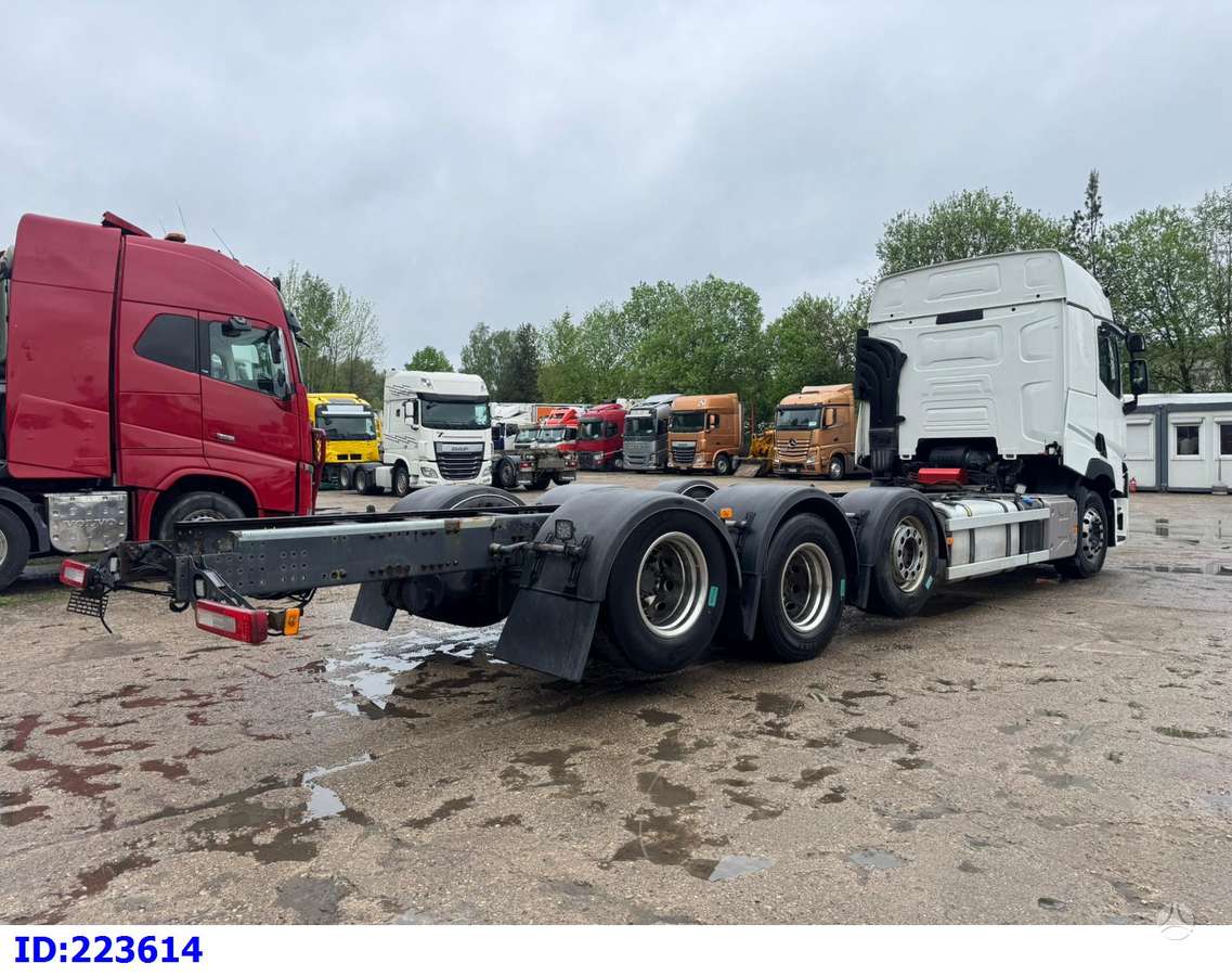 Renault T 520 8x2 (Steering axle), шасси