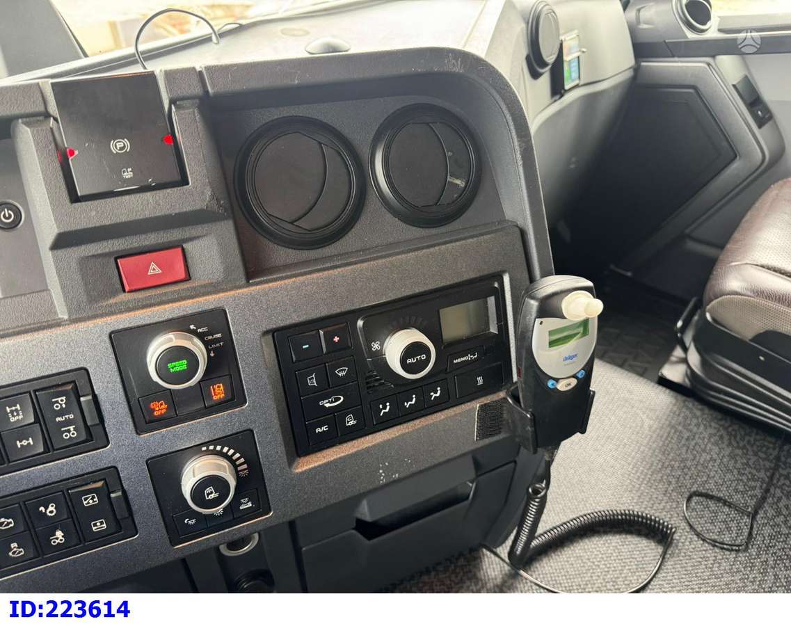 Renault T 520 8x2 (Steering axle), шасси