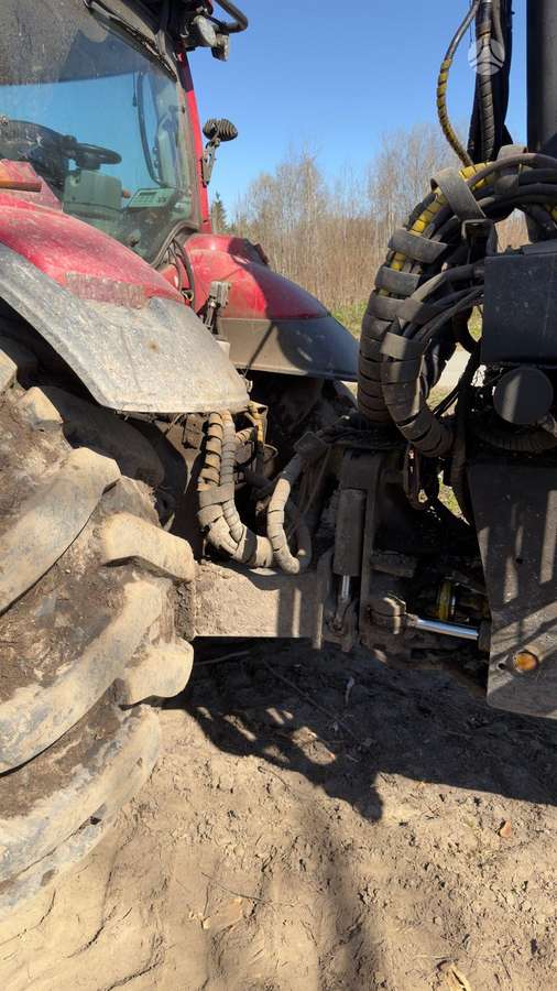 Valtra T144, forest tractors