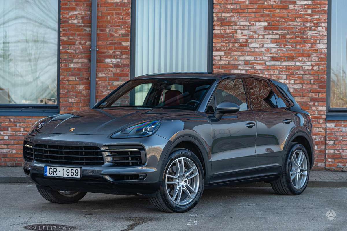 Porsche Cayenne - 1