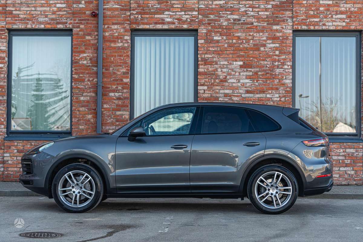 Porsche Cayenne - 2