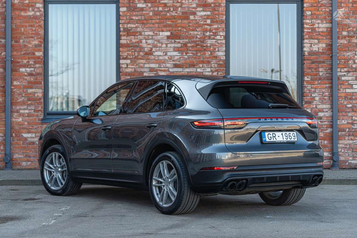 Porsche Cayenne - 3