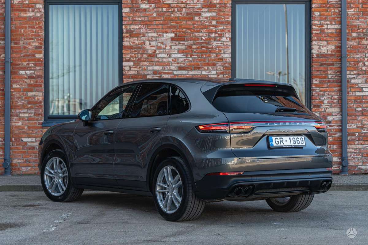 Porsche Cayenne - 4