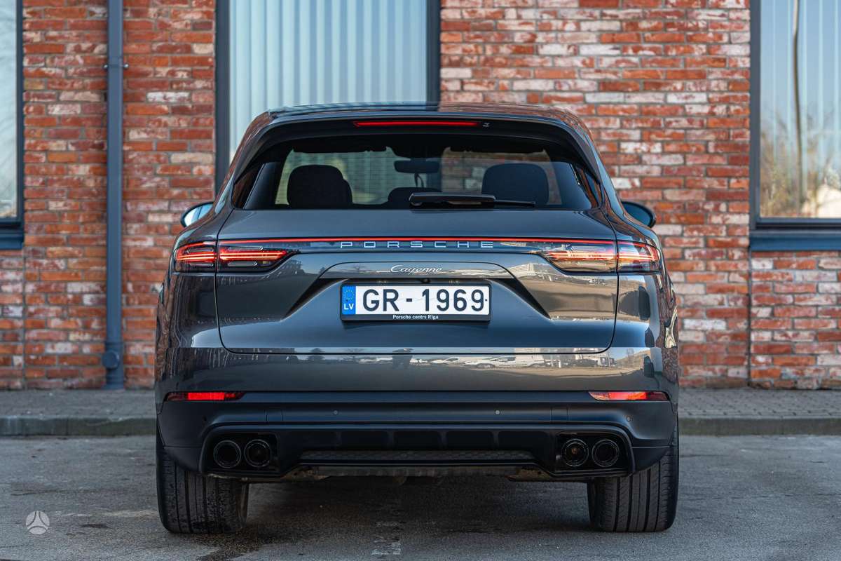 Porsche Cayenne - 5