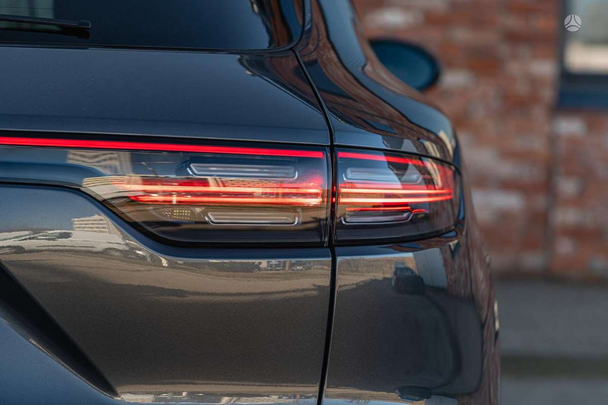 Porsche Cayenne - 7