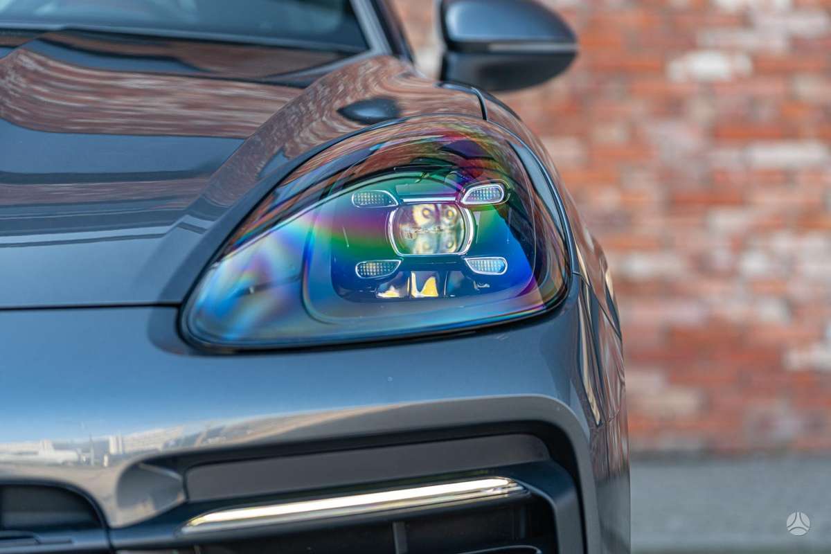 Porsche Cayenne - 10