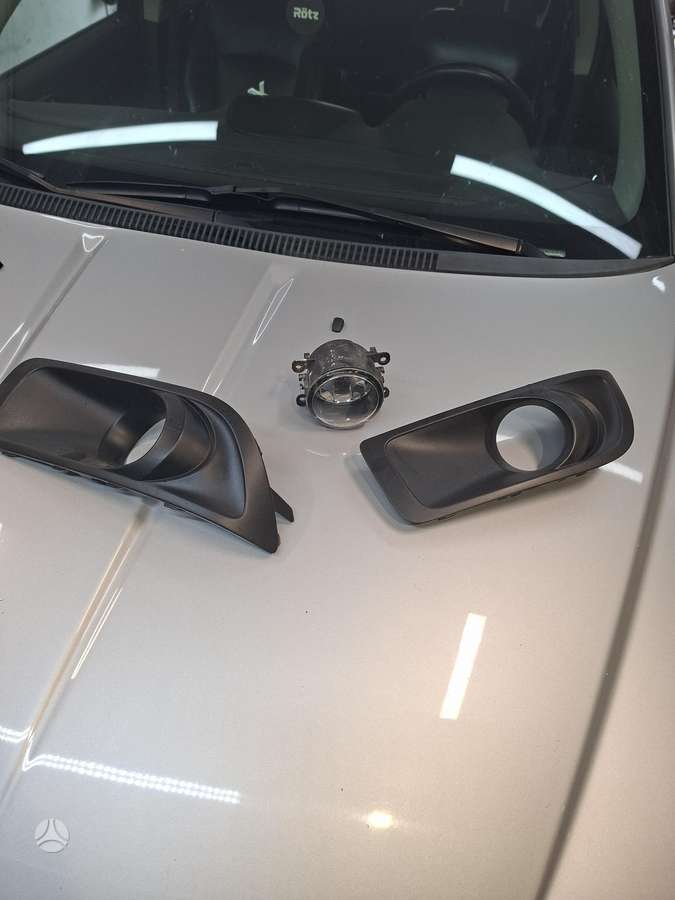 Subaru Outback mirrors, lights, front grill
